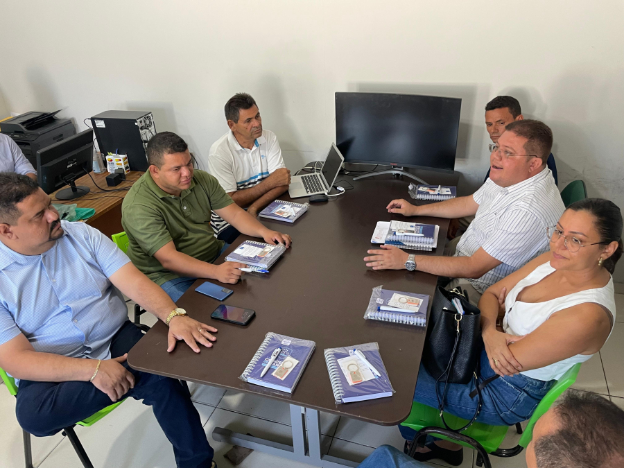 Prefeito Diogo Janes dá início à gestão com primeira reunião de secretariado em Conceição do Canindé