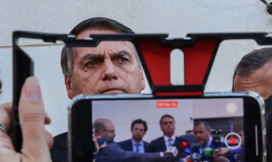 PGR denuncia Bolsonaro e mais 33 por tentativa de golpe de Estado