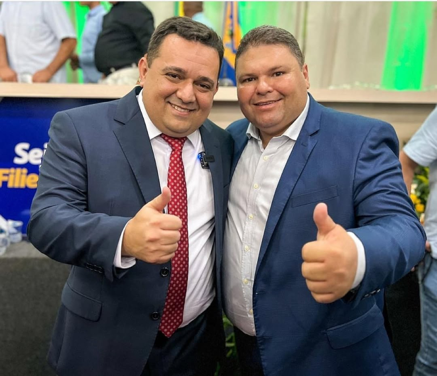 Atual presidente Toninho de Caridade, ao lado do candidato Adamelton Bezerra – Foto: Reprodução