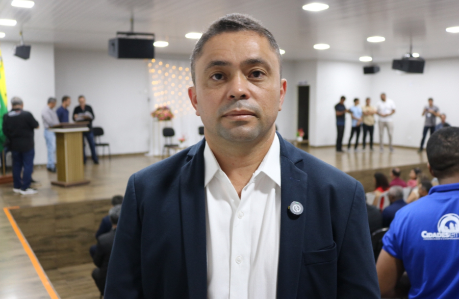 Vera Mendes concede reajuste do piso salarial aos profissionais do magistério para 2025. | Foto: Divulgação/Ascom