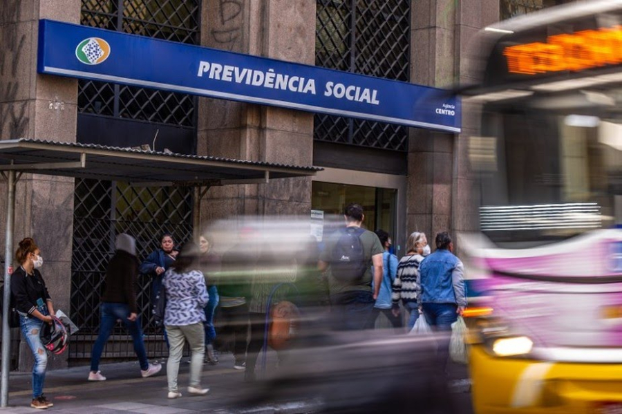 INSS anuncia devolução de R$ 292,7 milhões a aposentados a partir do dia 26. | Foto: Evandro Leal/Agencia Enquadrar