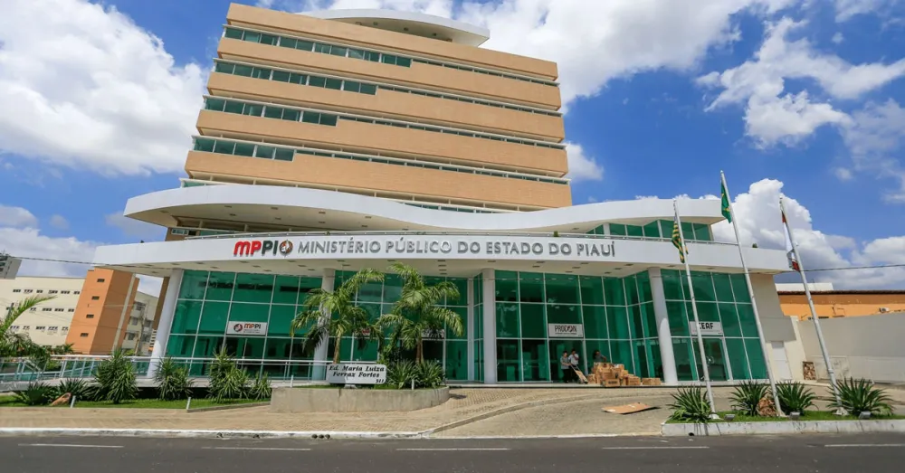 MP recomenda exoneração de secretários por nepotismo e falta de qualificação em Acauã e Jacobina do Piauí
