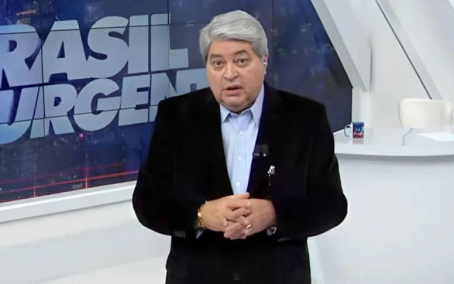 O apresentador José Luiz Datena à frente do Brasil Urgente; ele fechou contrato com SBT